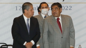 El fiscal, Gilberto Higuera y el gobernador, Miguel Barbosa