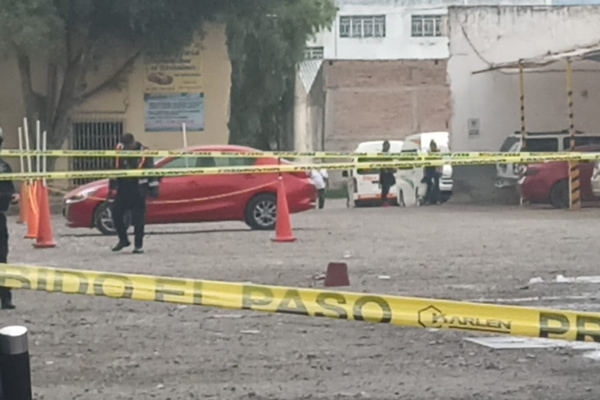 policías