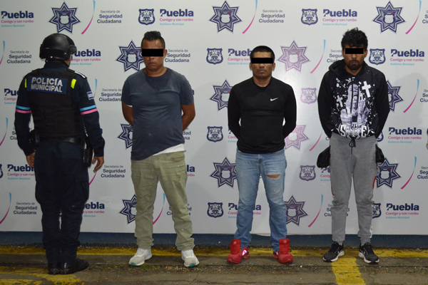 policías