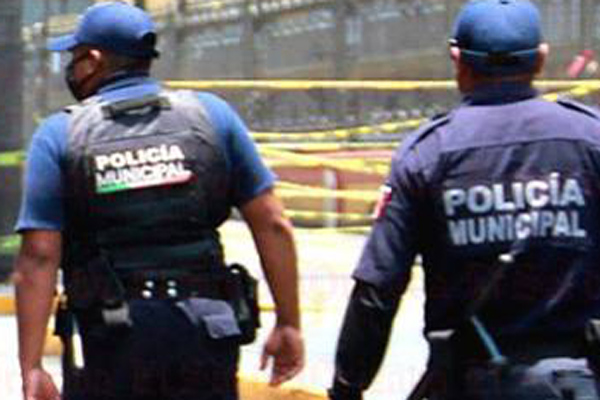 policías