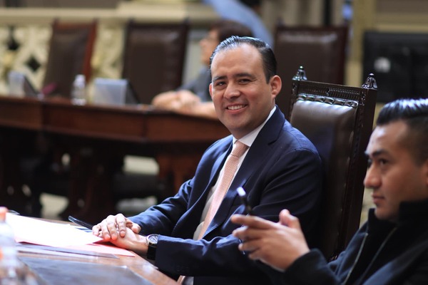 Aún no se define quién encabezará el Congreso de Puebla, señala Eduardo Castillo López