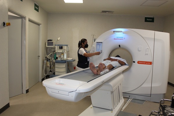 médicos especialistas