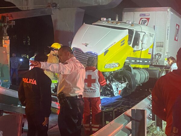 Dos personas muertas saldo de accidente en la autopista México-Puebla