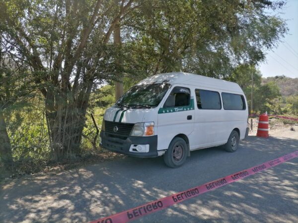 Abandonan vagoneta con dos cadáveres en Tzicatlán, en límites entre Puebla y Morelos