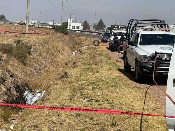 Abandonan cuerpo calcinado de una mujer en la carretera Tlaxco-Chignahuapan