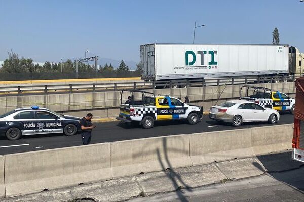 Policías abaten a presunto delincuente en la autopista México-Puebla
