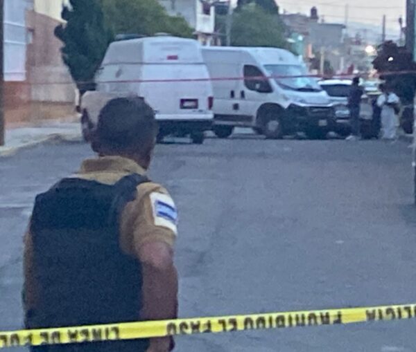 Sujetos armados asesinan a un hombre en la Revolución Mexicana