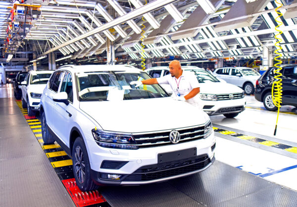 Sindicalizados de Volkswagen temen nuevo paro técnico: dejarían de laborar 6 semanas