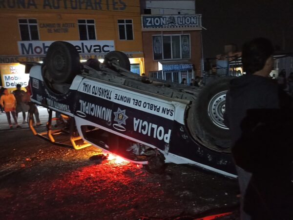 Sujetos ebrios atropellan y matan a una madre y su hijo en San Pablo del Monte; vecinos tratan de lincharlos y se enfrentan a policías