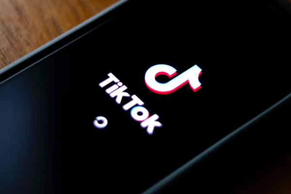 TikTok etiquetará contenido creado con inteligencia artificial