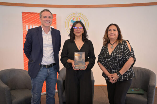 UDLAP | La escritora Socorro Venegas comparte sus experiencias con estudiantes