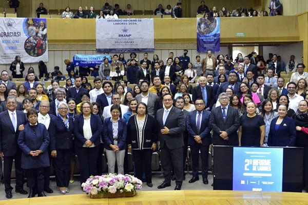 BUAP Egresados de Derecho abonan a una cultura de paz y a una sociedad más justa Lilia Cedillo
