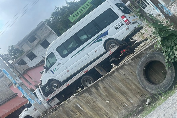 Guardia Nacional, FGE y SSP catean lote en Xiutetelco y localizan tractocamión y vehículos robados