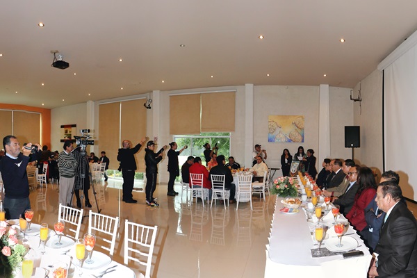 UATx Reconocen la tarea periodística en Tlaxcala