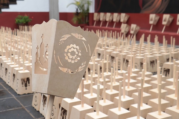 Gobierno de San Pedro Cholula se prepara para la Procesión de los Faroles y entrega 540 a los barrios tradicionales