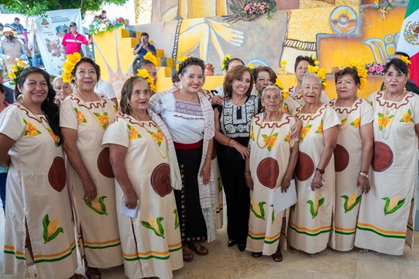 Lorena Cuéllar encabeza conmemoración del Día Internacional de los Pueblos Indígenas en Ocotelulco