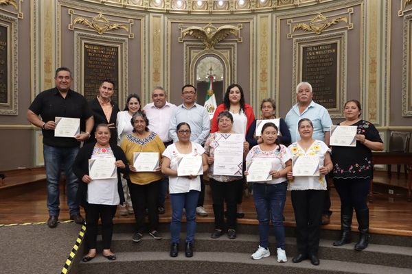 Reconocen en Congreso de Puebla a cocineras tradicionales de San Nicolás de los Ranchos