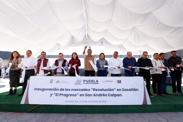 Sergio Salomón entrega mercados “Revolución” en Zacatlán y el de San Andrés Calpan