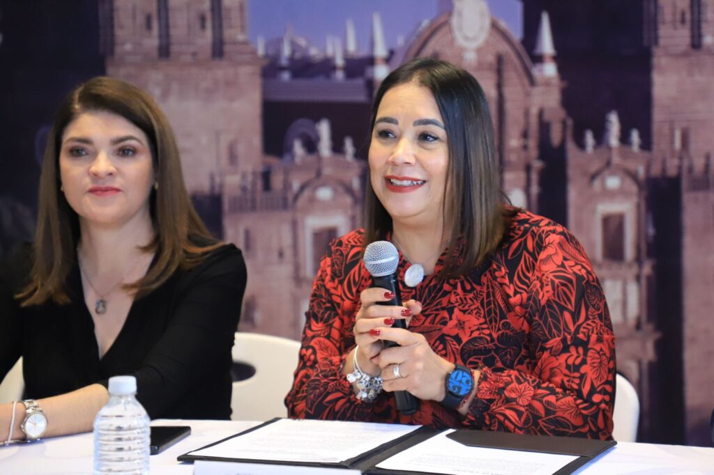 Entrega Turismo distintivos y Registros Nacionales de Turismo a empresas de Zacatlán