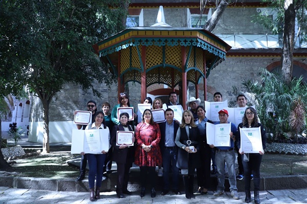 Entrega Turismo distintivos y Registros Nacionales de Turismo a empresas de Zacatlán