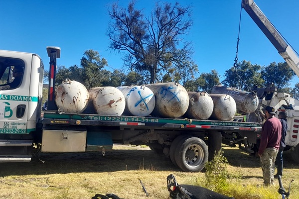FGR Tlaxcala destruye 321 cilindros y tanques de gas, bloqueadores de señal y otros objetos relacionados con delitos