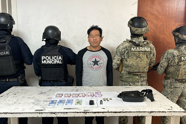 La SSC de Cuautlancingo detiene a un hombre por delitos contra la salud
