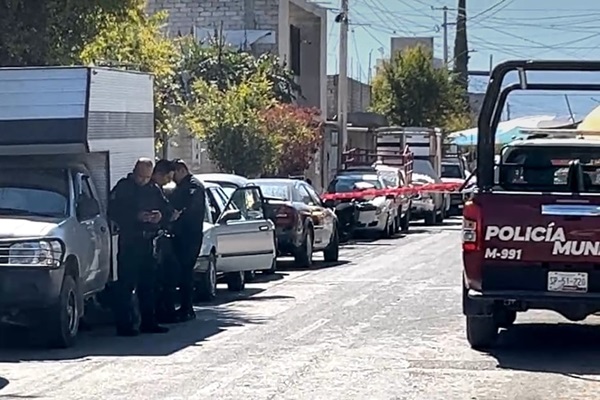 Muere hombre al interior de su automóvil en Tehuacán