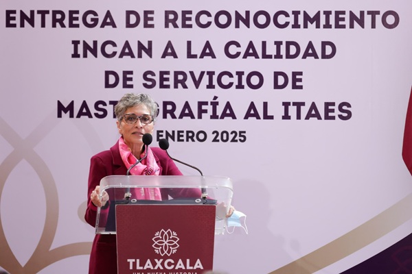 Entrega al Instituto Tlaxcalteca de Asistencia Especializada a la Salud reconocimiento por la calidad en mastografía