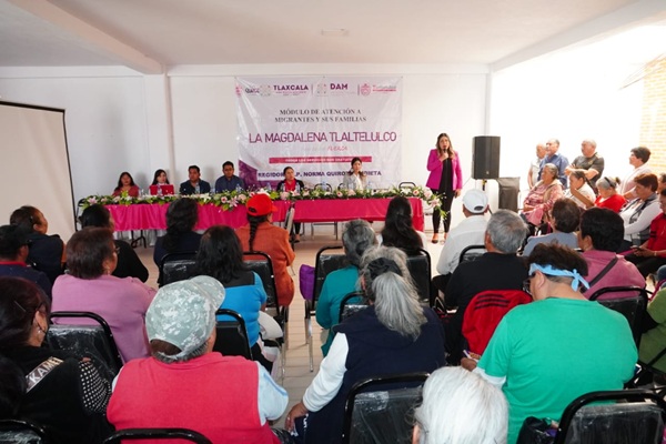 DAM Tlaxcala asesora adultos mayores de Tlaltelulco para reunirse con sus hijos en Estados Unidos