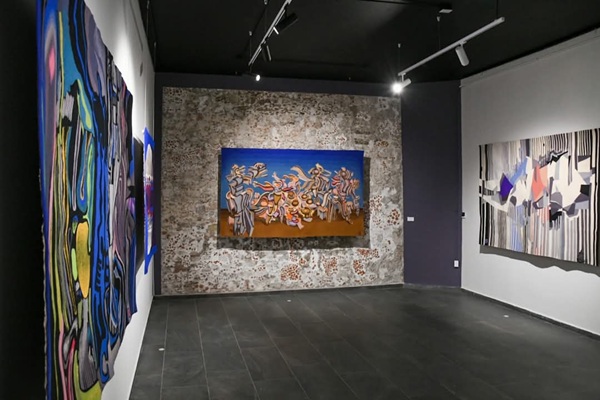 Disfrutar de la exposición Sinfonía de Color en el museo de arte de Tlaxcala