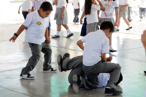 En el Congreso de Puebla proponen sancionar hasta con 5 años de cárcel a profesores que inciten al bullying