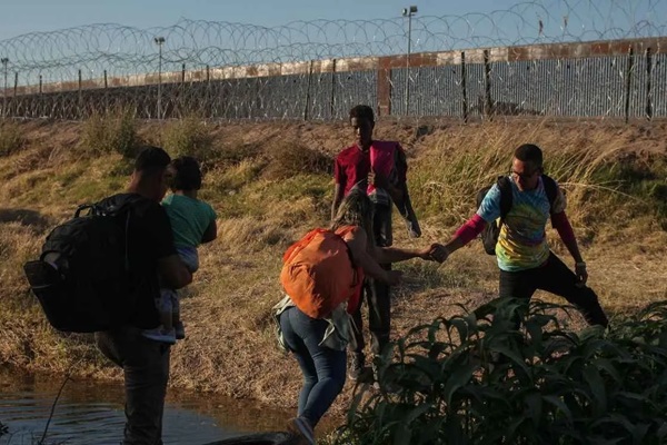 Las tarifas de los polleros para cruzar a mexicanos a EE.UU. oscilan entre 8 y 15 mil dólares