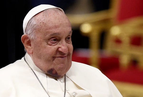 Papa Francisco destaca la necesidad de continuar tratamiento para la bronquitis; agradece a los médicos por su atención