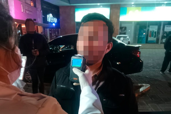 Remite la SSC a 16 conductores de vehículos automotores durante operativo alcoholímetro