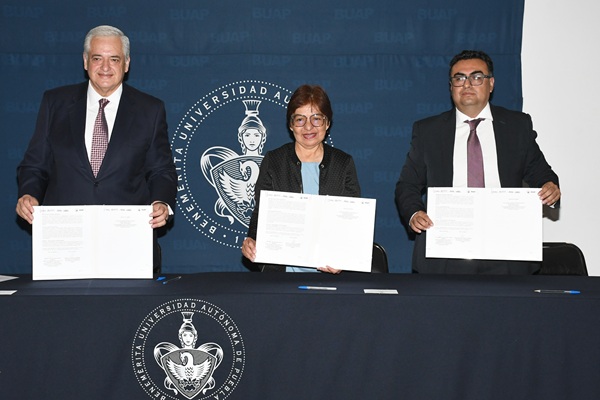 Signan convenio con ISSSTEP en materia académica, científica y tecnológica