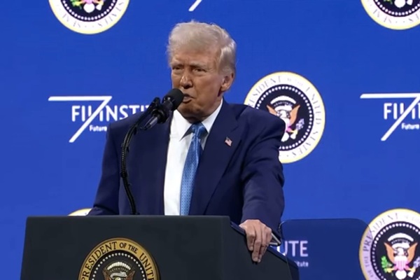Trump reconoce campaña contra el fentanilo impulsada Sheinbaum en México; implementará la idea en EU