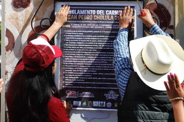 Colocan bando del Carnaval de San Pedro Cholula 2025; desfile de carnavaleros será el 9 de marzo