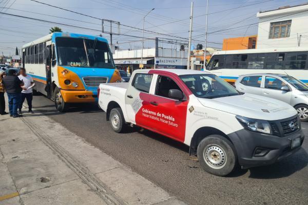 Proponen castigar a choferes del transporte público por negar servicio a adultos mayores y personas con discapacidad en Puebla