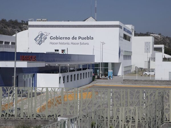 Puebla registra un desabasto de medicamentos e insumos en hospitales del 40% en promedio: Salud