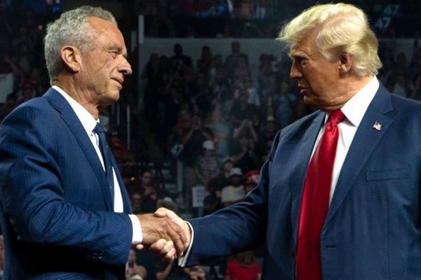 Administración Trump planea recortar la mayoría de los 80,000 empleos federales en el sector salud