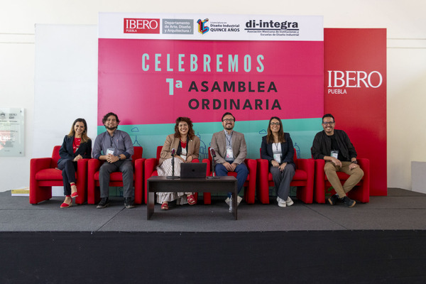 Este evento se celebró en el marco de los 15 años de la Licenciatura en Diseño Industrial, y el 25 aniversario de la asociación DI-Integra.
