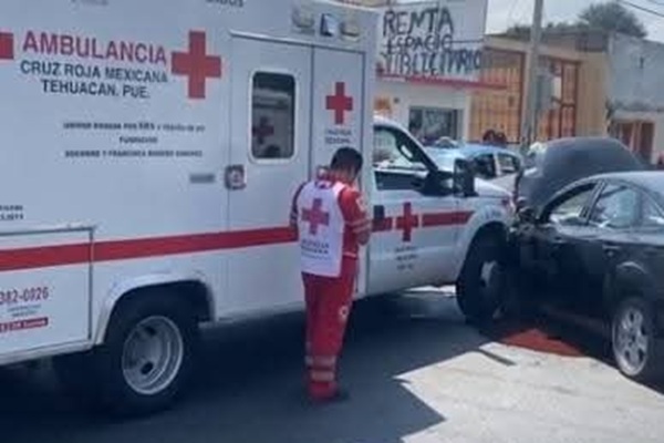 Choca otra ambulancia de Cruz Roja Tehuacán