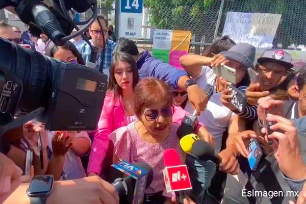 Continúa paro en la BUAP; rectora recorre exterior de Ciudad Universitaria y se instalan 13 mesas de diálogo