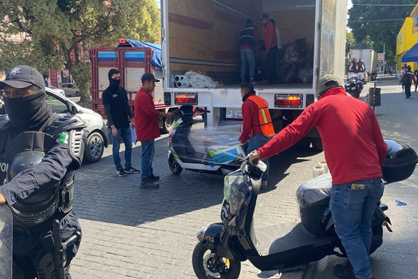 Decomisan bicicletas, scooters, motocicletas en dos tiendas chinas del Centro Histórico de Puebla