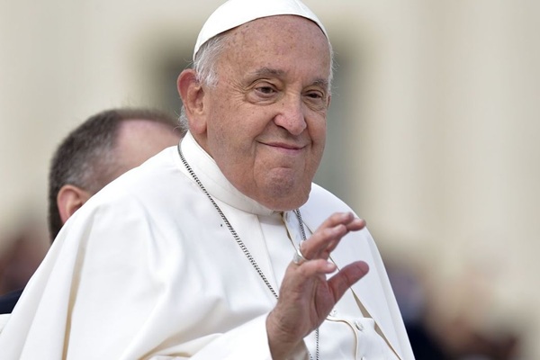 Desde el hospital, el Papa Francisco agradeció a quienes rezan por su salud; pronóstico sigue siendo reservado