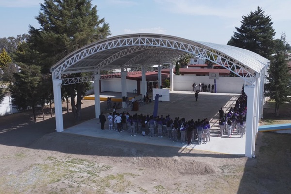 Fortalecen infraestructura educativa; entregan techumbre en el Cobat 19 Xaloztoc