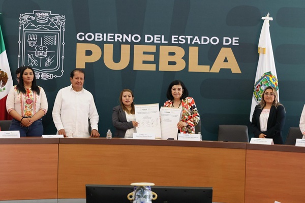 Instituto Poblano de Pueblos Indígenas firma acuerdo con 50 municipios para preservar su identidad y cultura