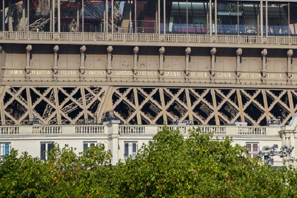 Mujeres científicas sumarán sus nombres a los 72 sabios de la Torre Eiffel