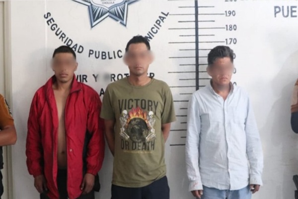 Policía de San Pedro Cholula frustra robo a transportista, detiene a 3 probables implicados y rescata a conductor