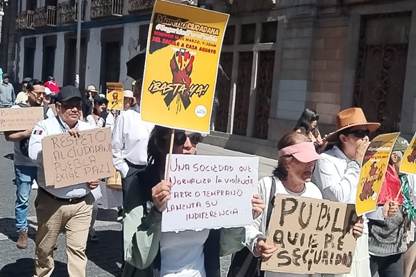 Realizan Marcha para exigir seguridad en Puebla; se suman jubiladas y jubilados de la BUAP
